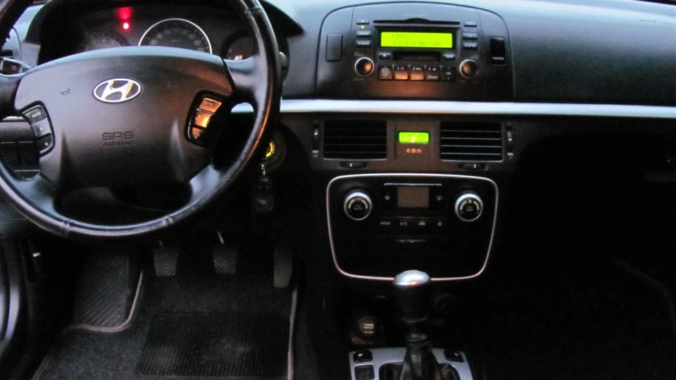 Hyundai Sonata сіра Пума 3