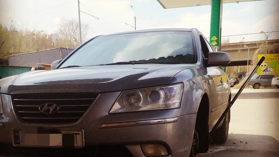 Hyundai Sonata Сірий металік 2.0 2008