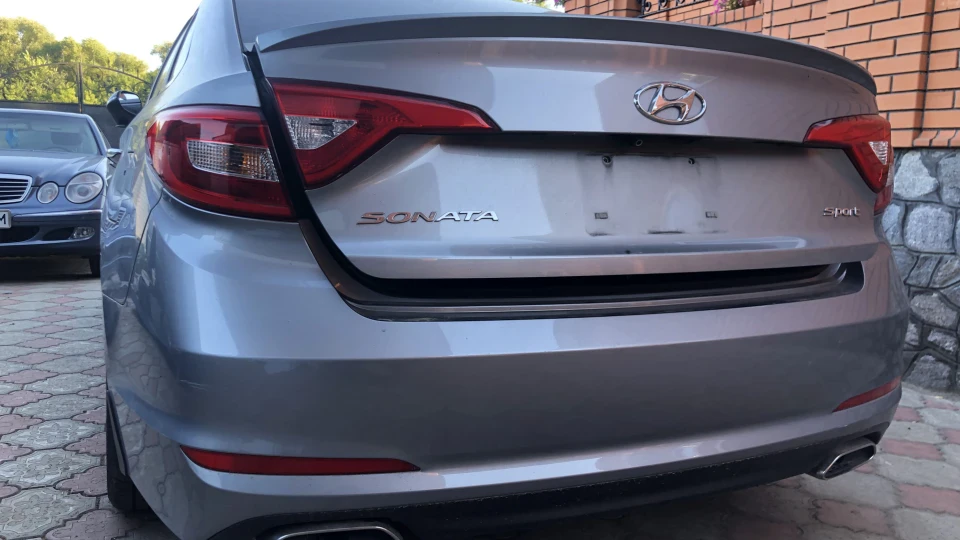 Hyundai Sonata Злегка ужалений Sport 2