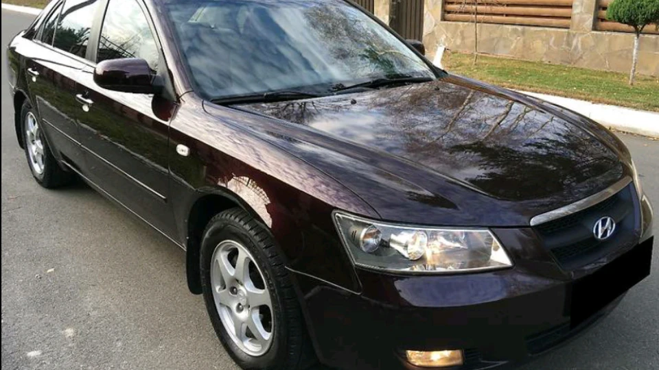 Hyundai Sonata VELVET RED 2
