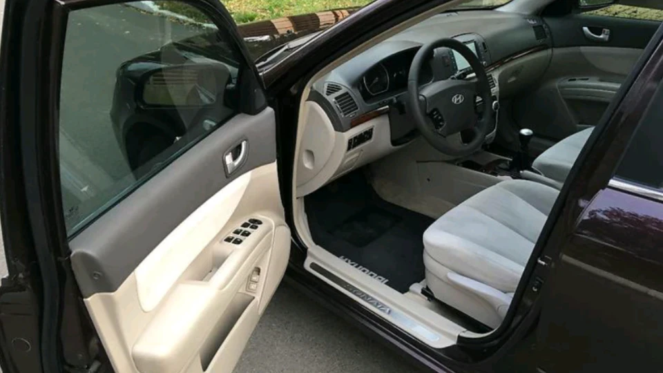Hyundai Sonata VELVET RED 4