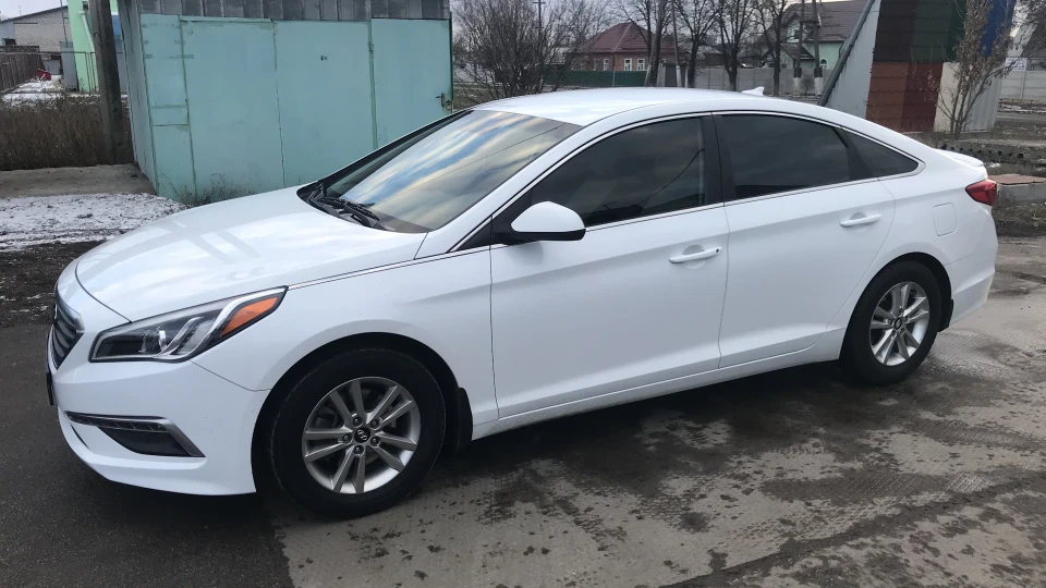 Hyundai Sonata White RockeT 2