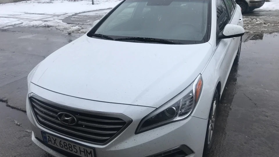Hyundai Sonata White RockeT 5