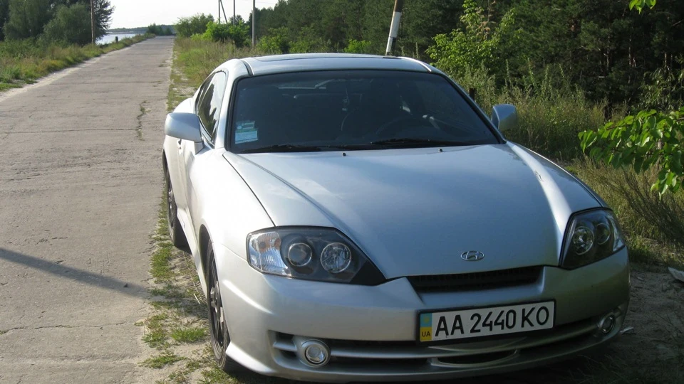 Hyundai Tiburon 2