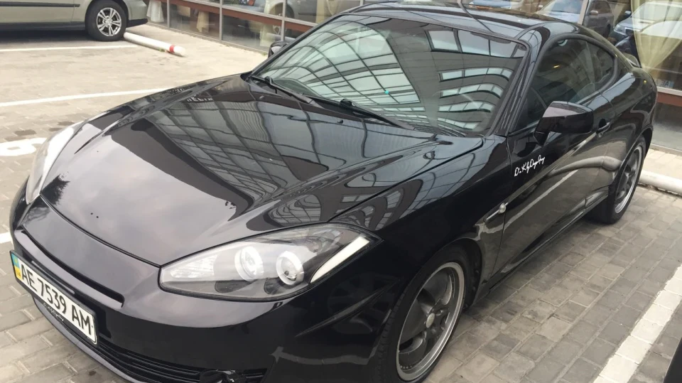 Hyundai Tiburon 2