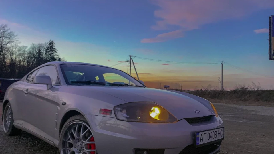 Hyundai Tiburon 5