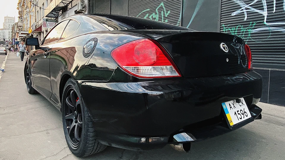 Hyundai Tiburon 2