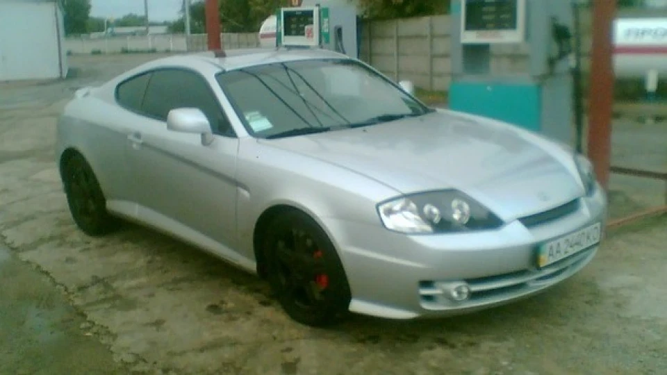 Hyundai Tiburon 3