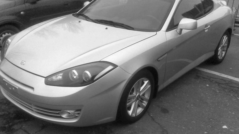 Hyundai Tiburon 2