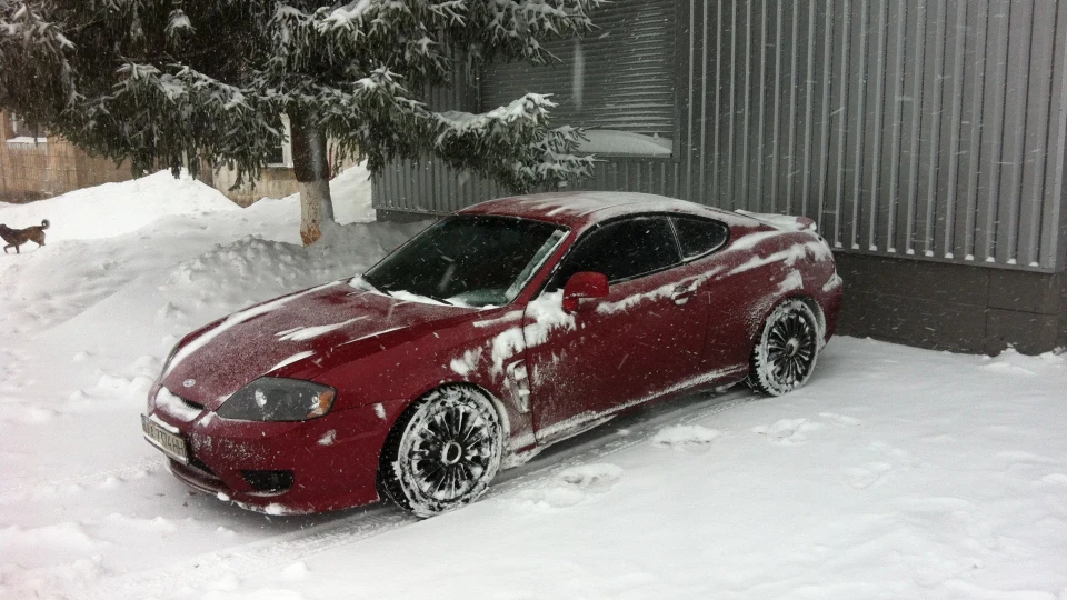 Hyundai Tiburon 2.0 АТ 3
