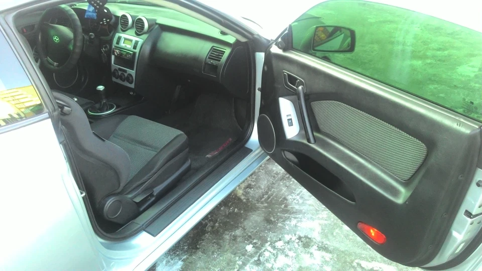Hyundai Tiburon 2.0 5