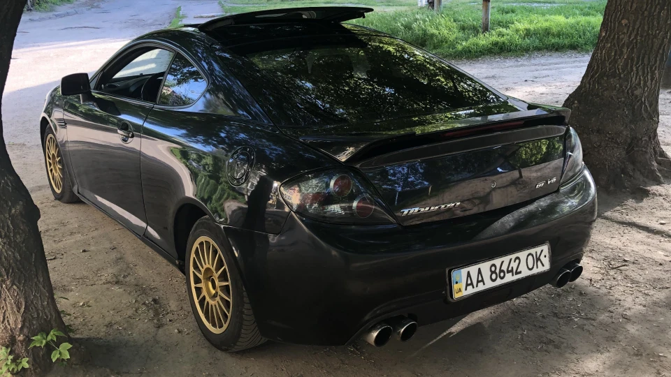 Hyundai Tiburon 2.7 GT 2