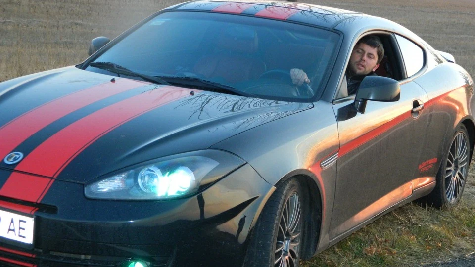 Hyundai Tiburon 2.7v6 4