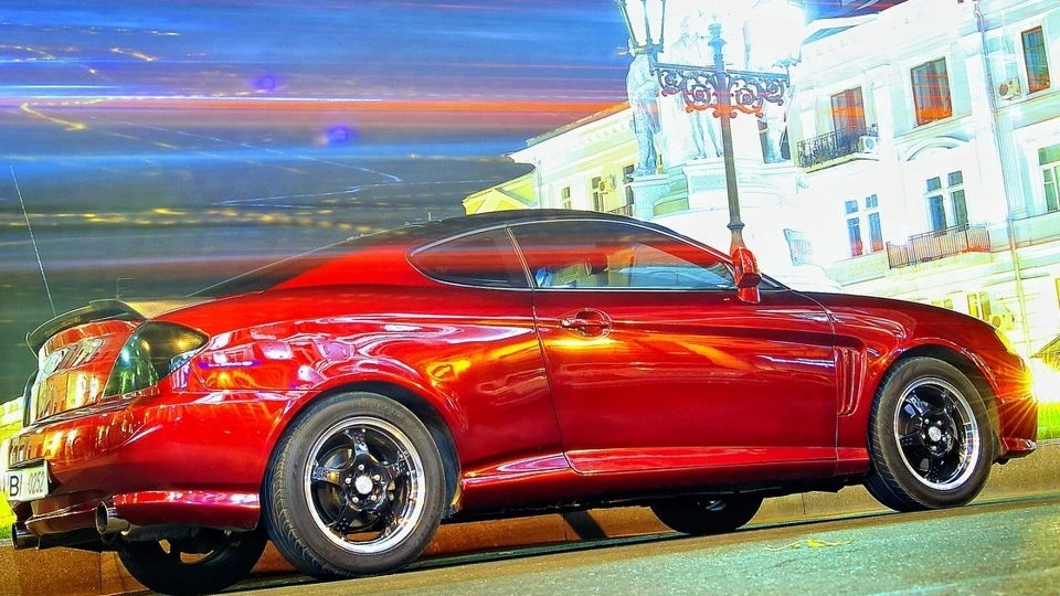 Hyundai Tiburon BloodRed 4