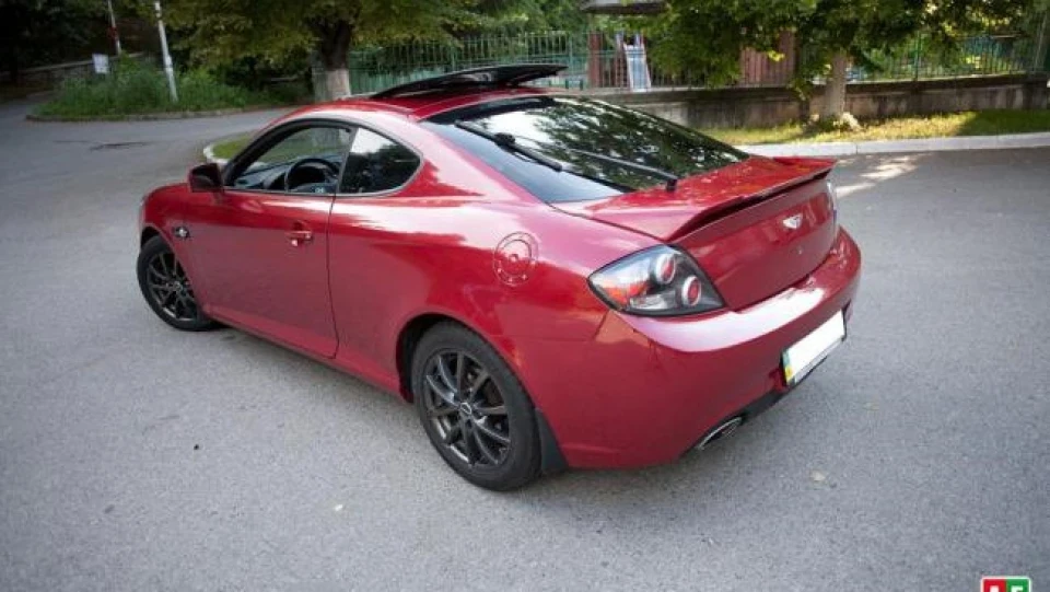 Hyundai Tiburon FX 3