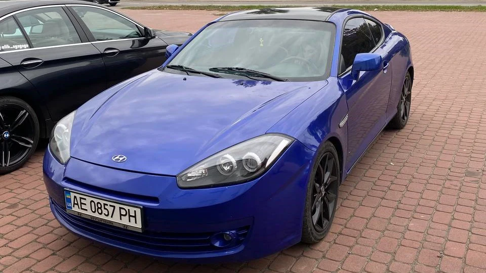 Hyundai Tiburon GT 3
