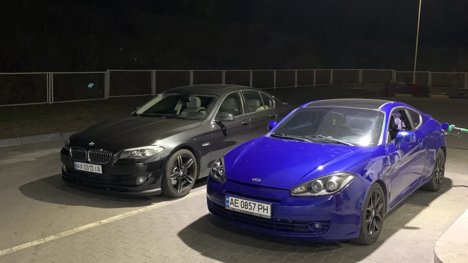 Hyundai Tiburon GT 5