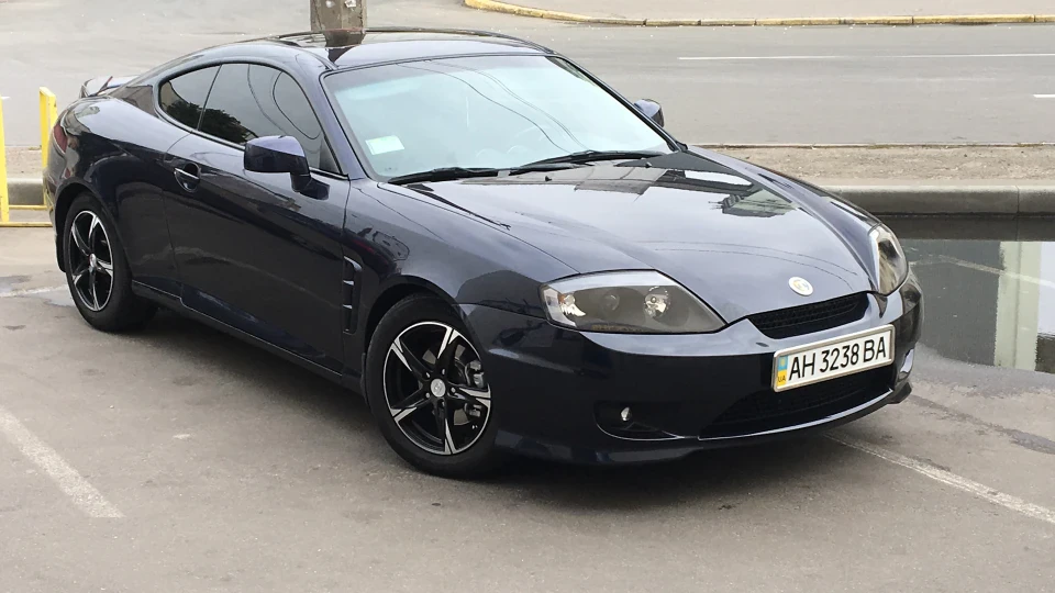 Hyundai Tiburon V6 GT 3
