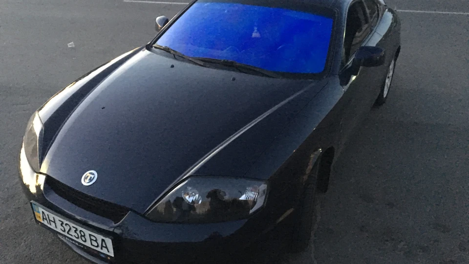 Hyundai Tiburon V6 GT 4