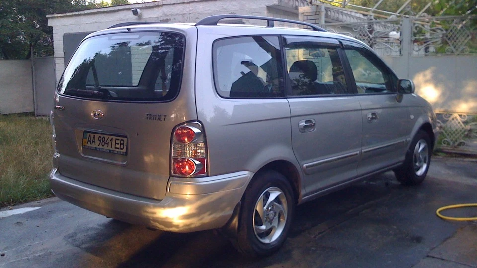 Hyundai Trajet GL "EC004101E" 2