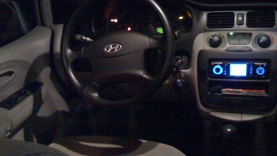 Hyundai Trajet GL "EC004101E" 4