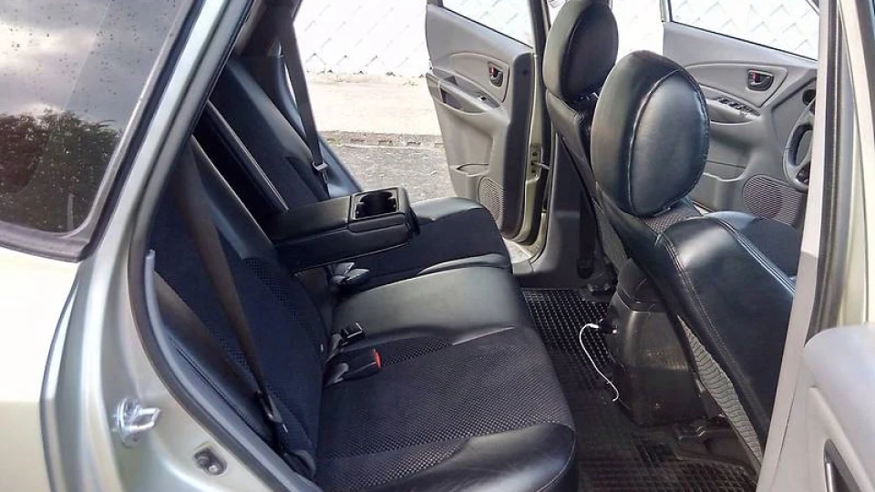 Hyundai Tucson 2 літри, на ручці, 4WD 3