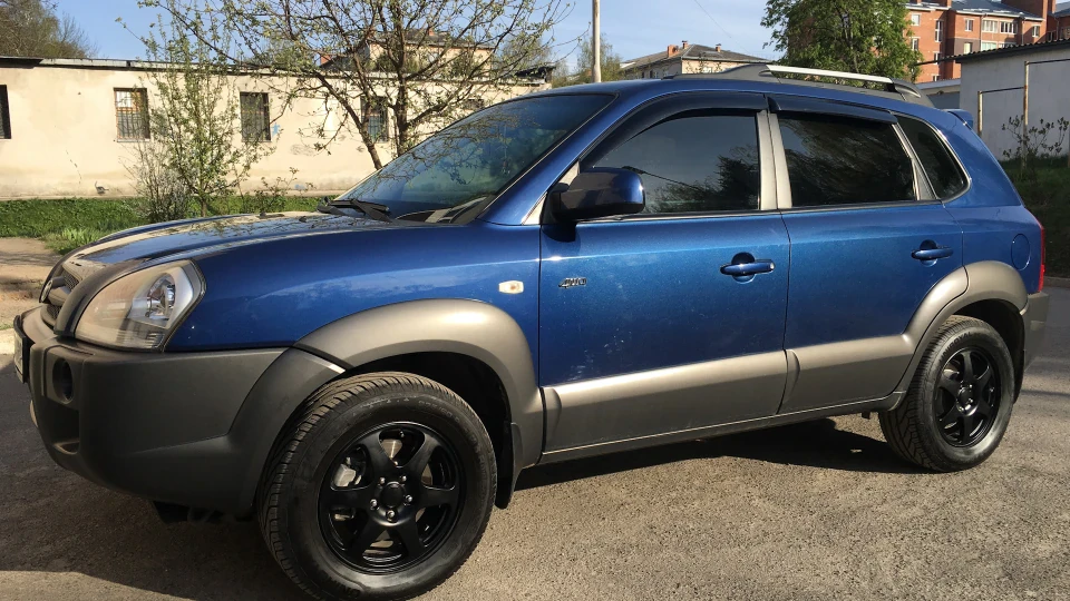 Hyundai Tucson 2,0 4WD GLS MT LPG 2