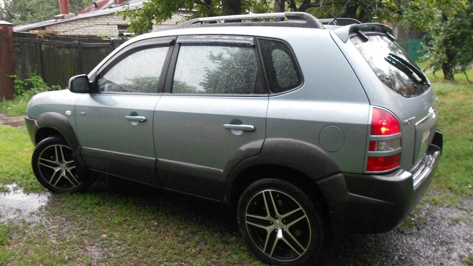 Hyundai Tucson 2,0 бензин Механіка 4