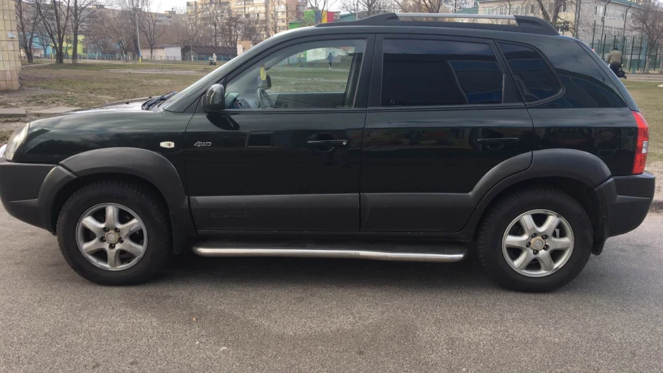 Hyundai Tucson 2.7;V6 3