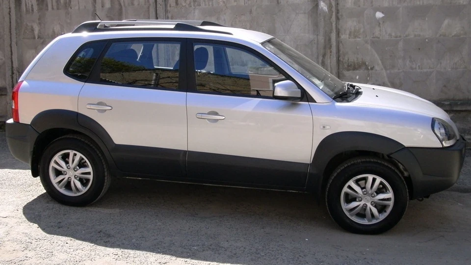 Hyundai Tucson 4WD MT 2.0L 2