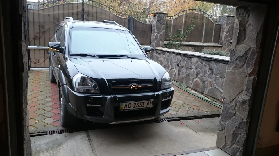 Hyundai Tucson BLACK & GOLD 3