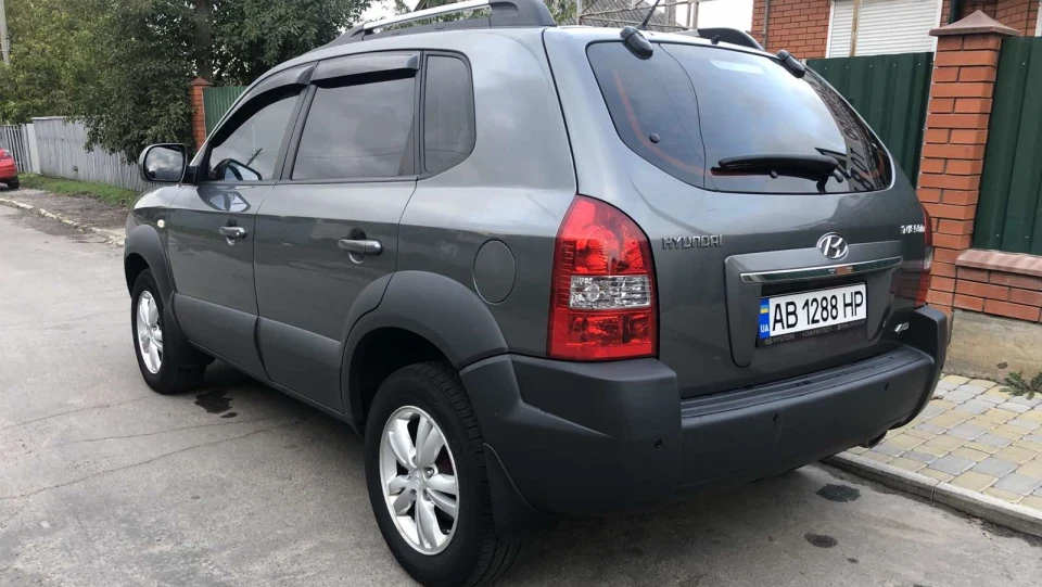 Hyundai Tucson Dark grey 2