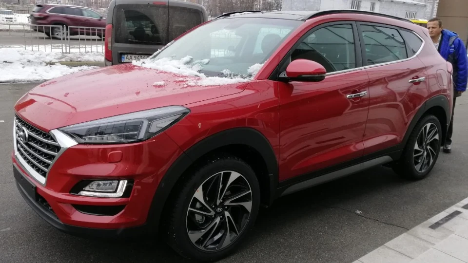 Hyundai Tucson Fire Red 2
