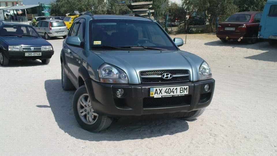 Hyundai Tucson голубенький жипег -)