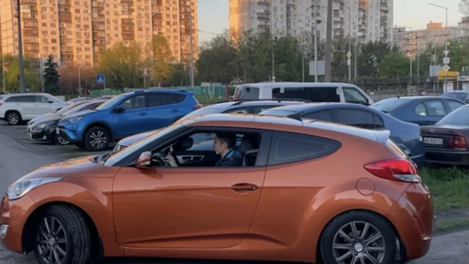 Hyundai Veloster