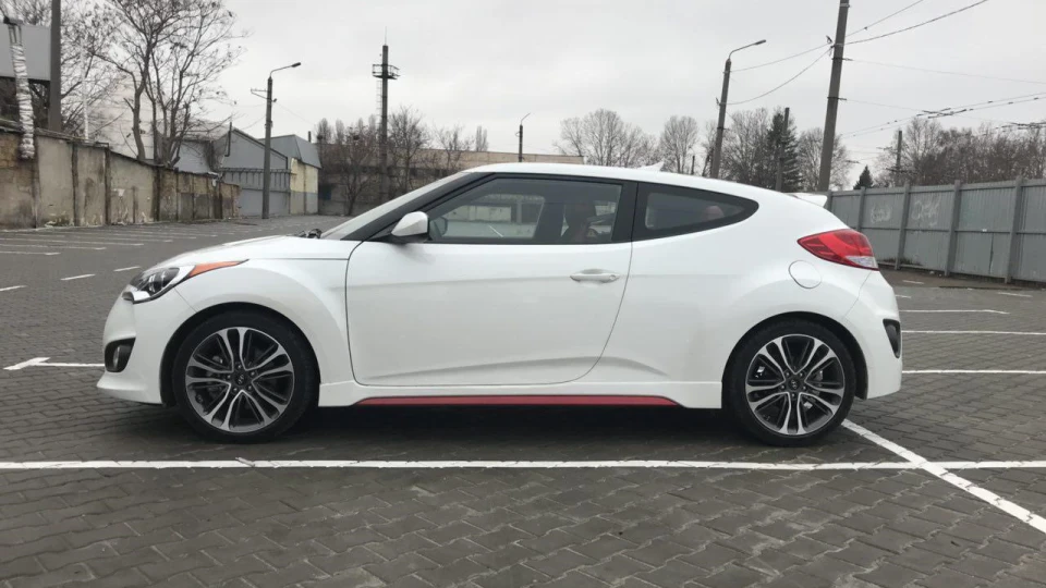 Hyundai Veloster R Spec 5
