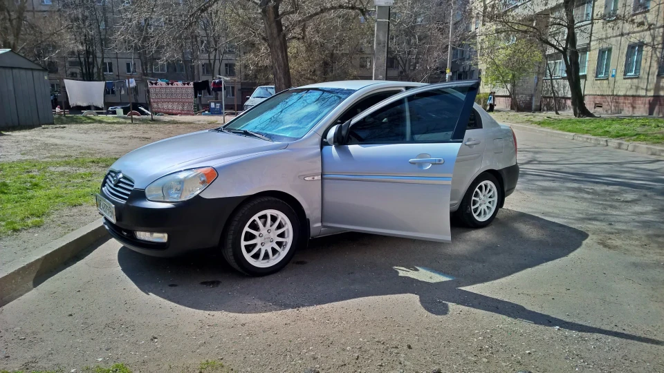 Hyundai Verna 4