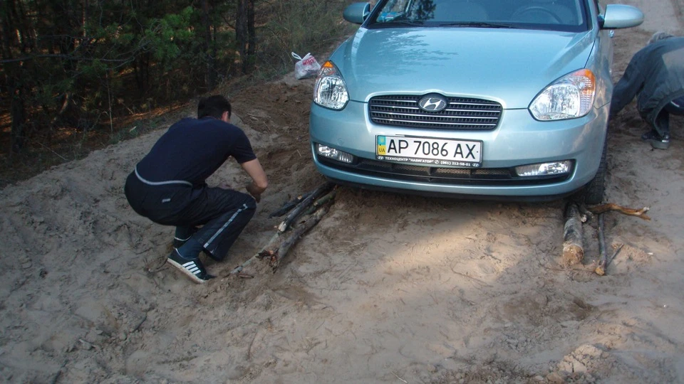 Hyundai Verna 1.6 м/т 3