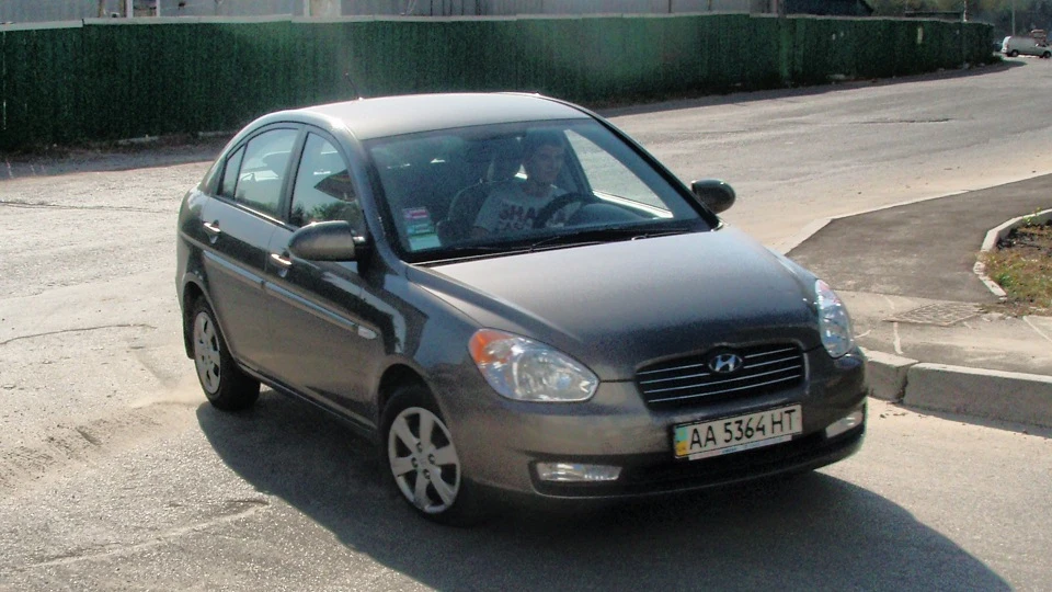 Hyundai Verna -Accent ЛуАЗ-МОТОРС 3