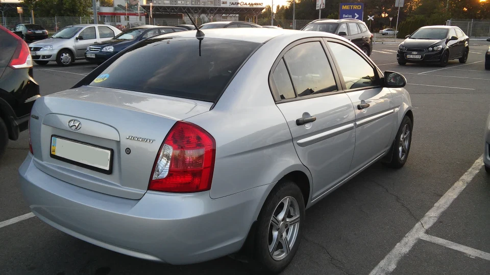 Hyundai Verna Ацик 4