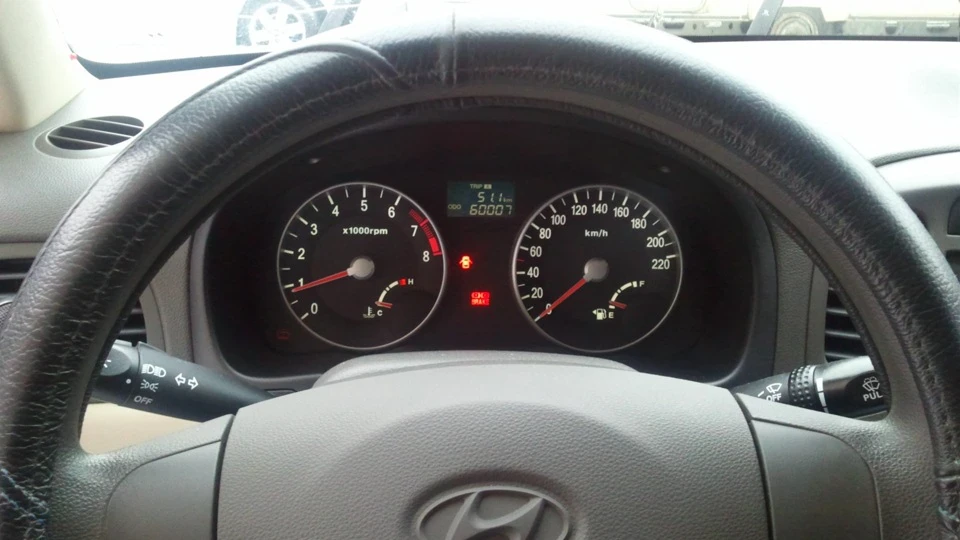 Hyundai Verna Onyx Blue 2