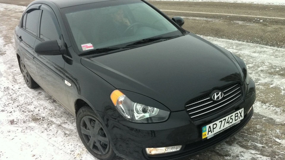 Hyundai Verna Zluka 4
