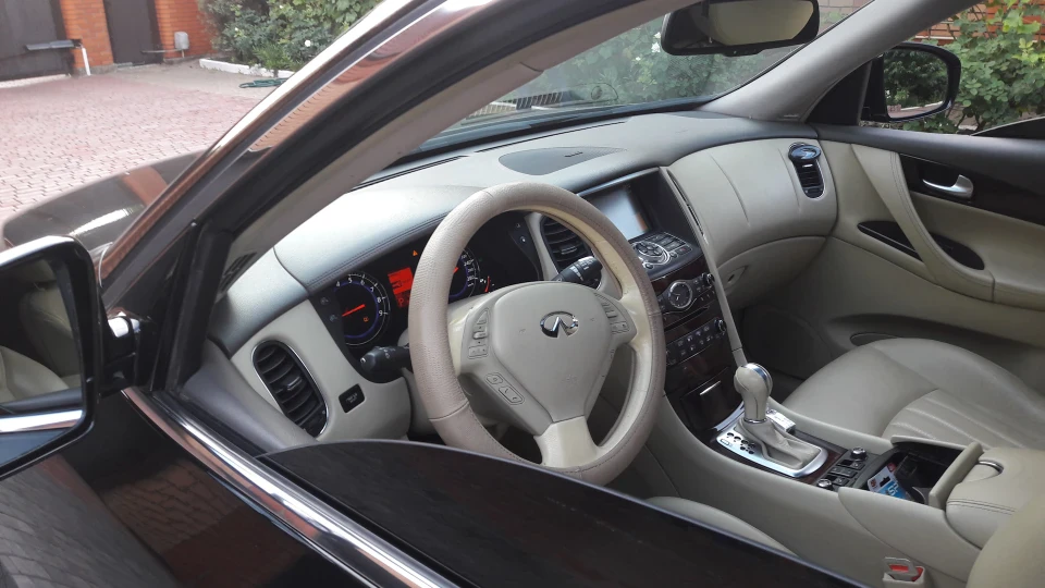 Infiniti EX 3.7S V6 350 л.с 4