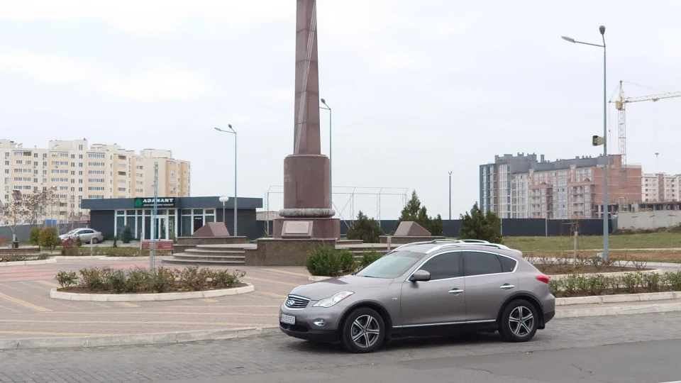 Infiniti EX Праска, яка дивує 2