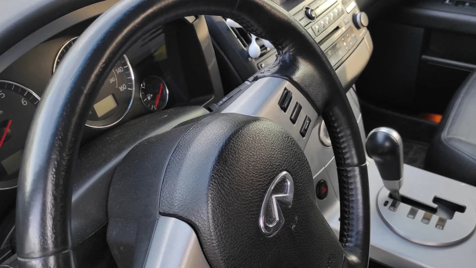 Infiniti FX 4