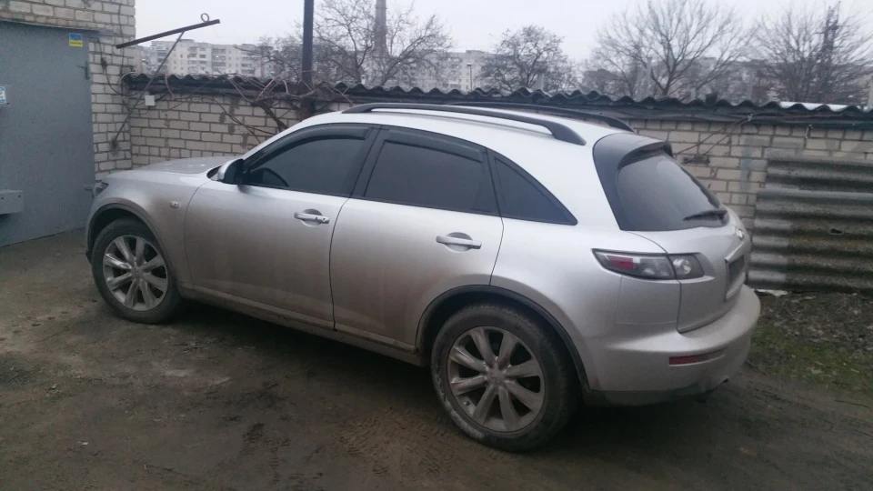 Infiniti FX 4