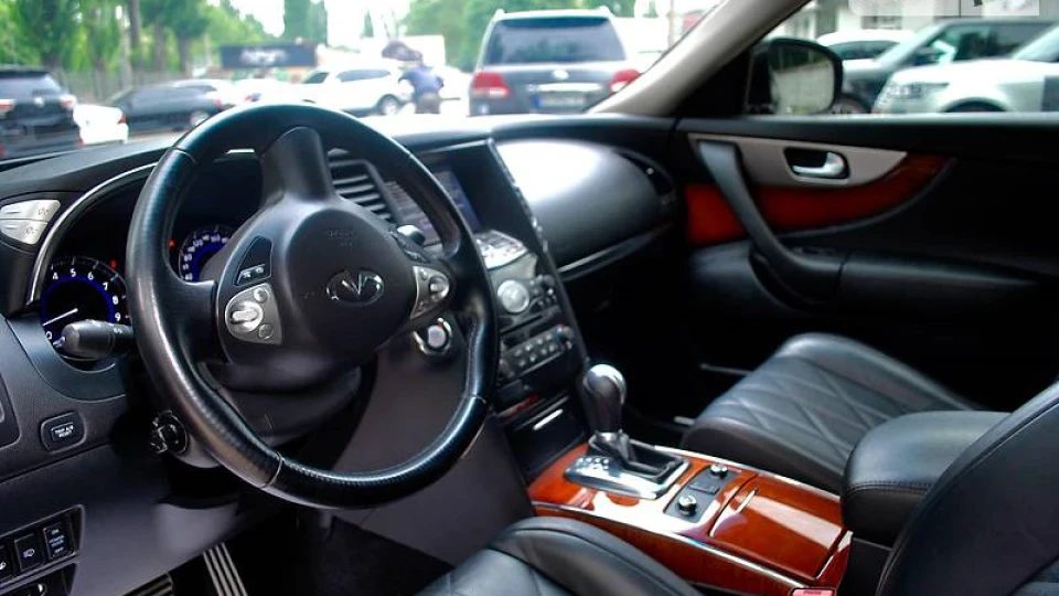 Infiniti FX 4