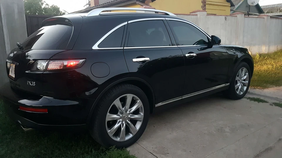 Infiniti FX 5
