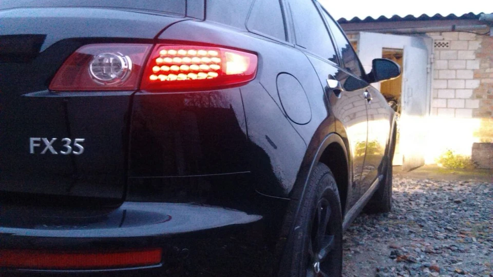 Infiniti FX 4