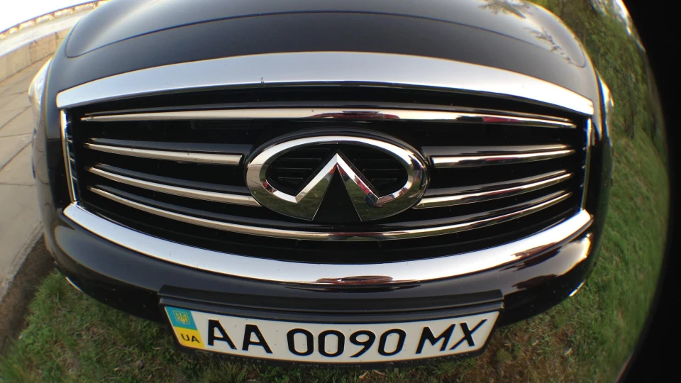Infiniti FX 4